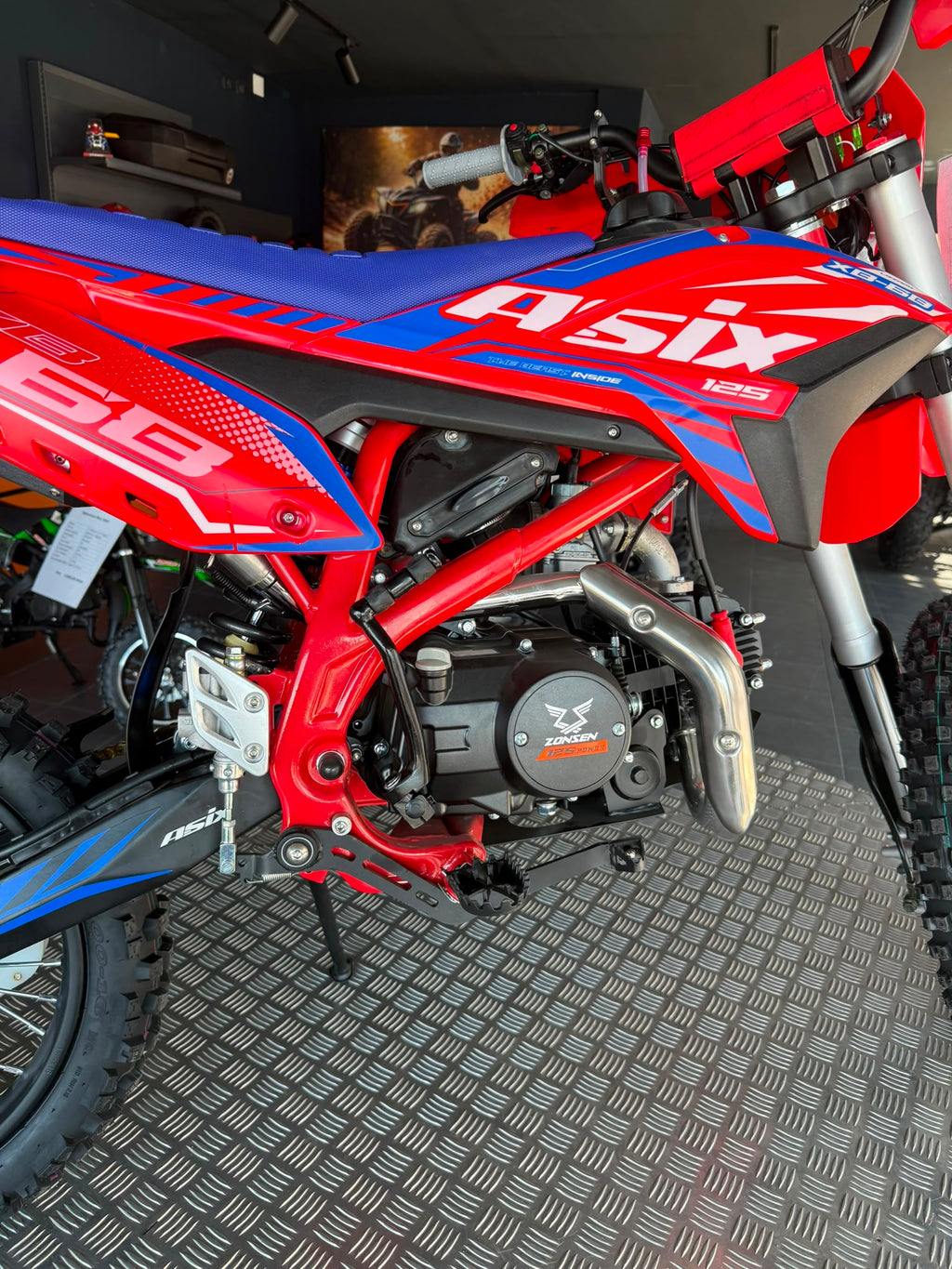 Motocross ASIX XB68 125cc 19/16" Roșu-Albastru – vedere produs 4 | ARWAY PowerSports