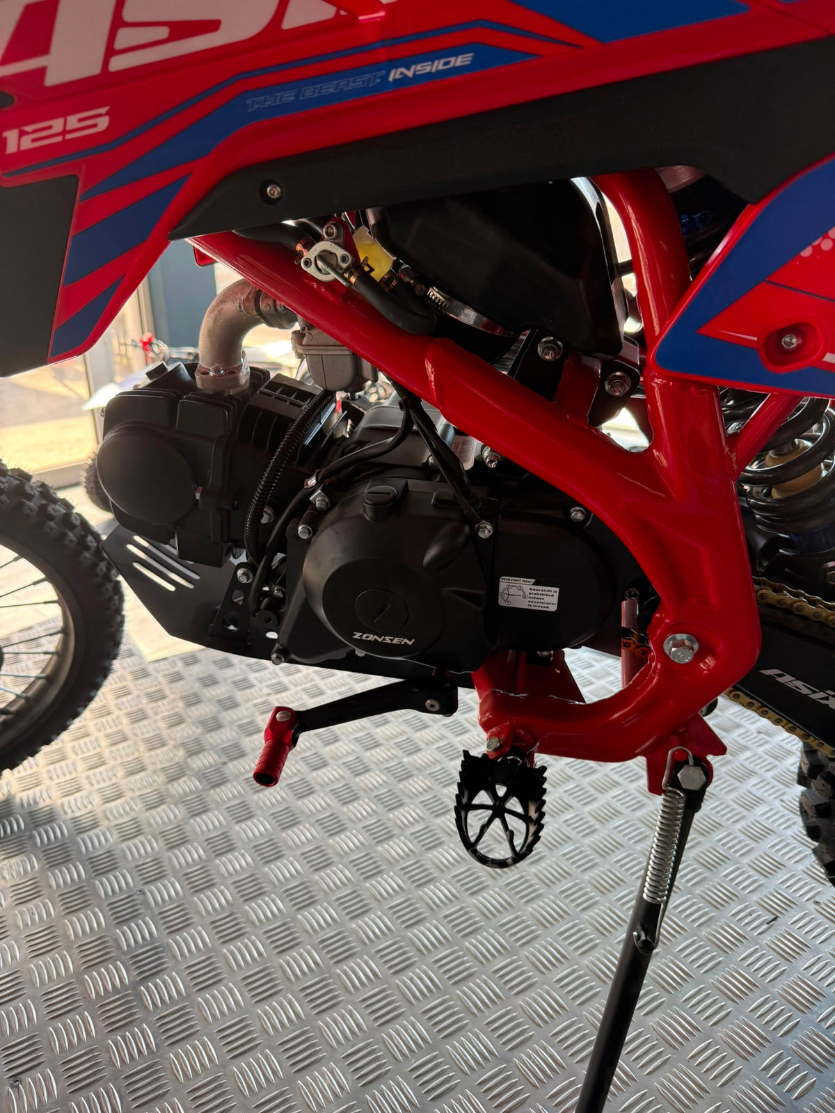 Motocross ASIX XB68 125cc 19/16" Roșu-Albastru – vedere produs 3 | ARWAY PowerSports