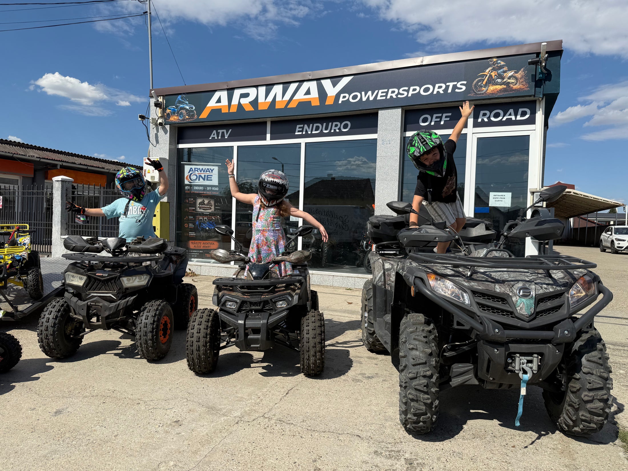 Nu vindem doar vehicule off-road. Construim experiențe.