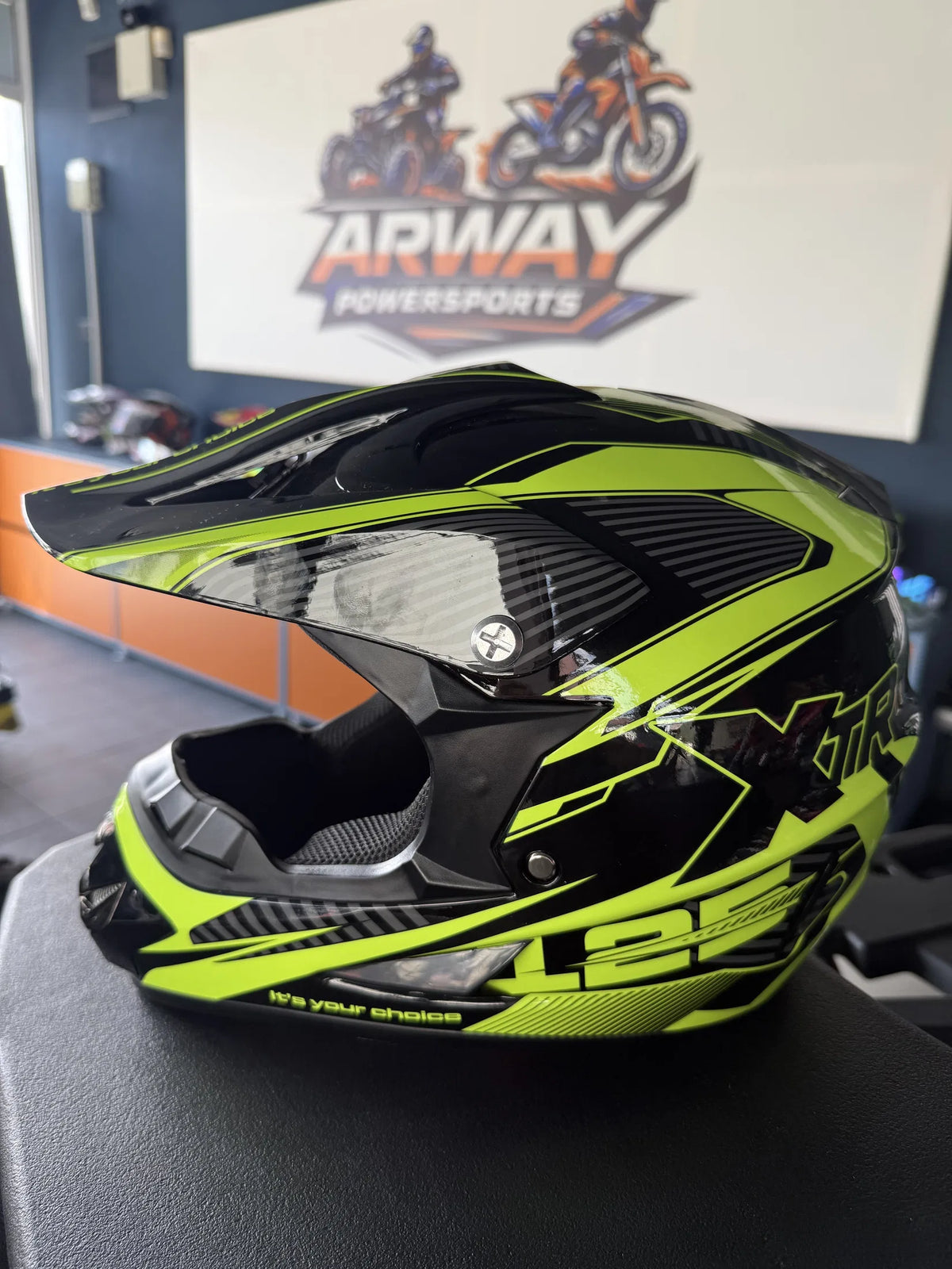 Cască moto XTR negru-galben - imagine produs 3